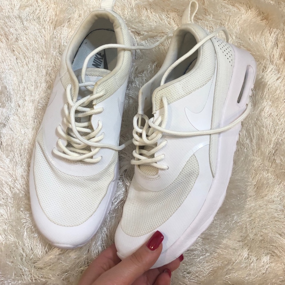 Barely worn white nike air max